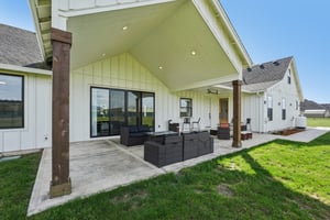 Tulip Ln-S1104-054.jpg