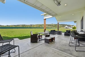 Tulip Ln-S1104-057.jpg