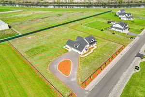 Tulip Ln-S1104-005 (2).jpg