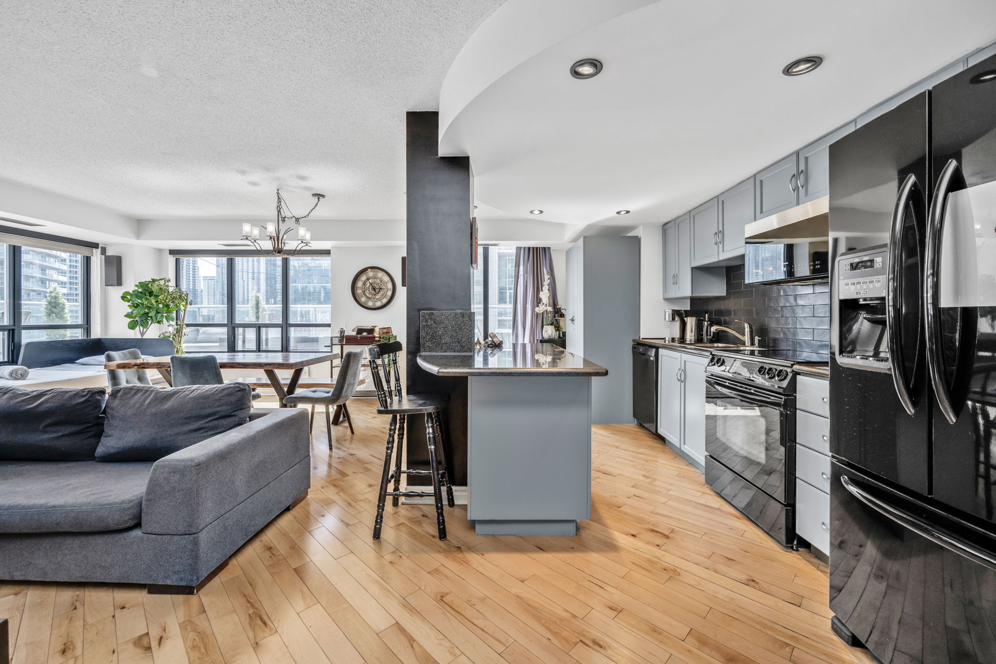 Toronto property showcase — delivered property photograph 8