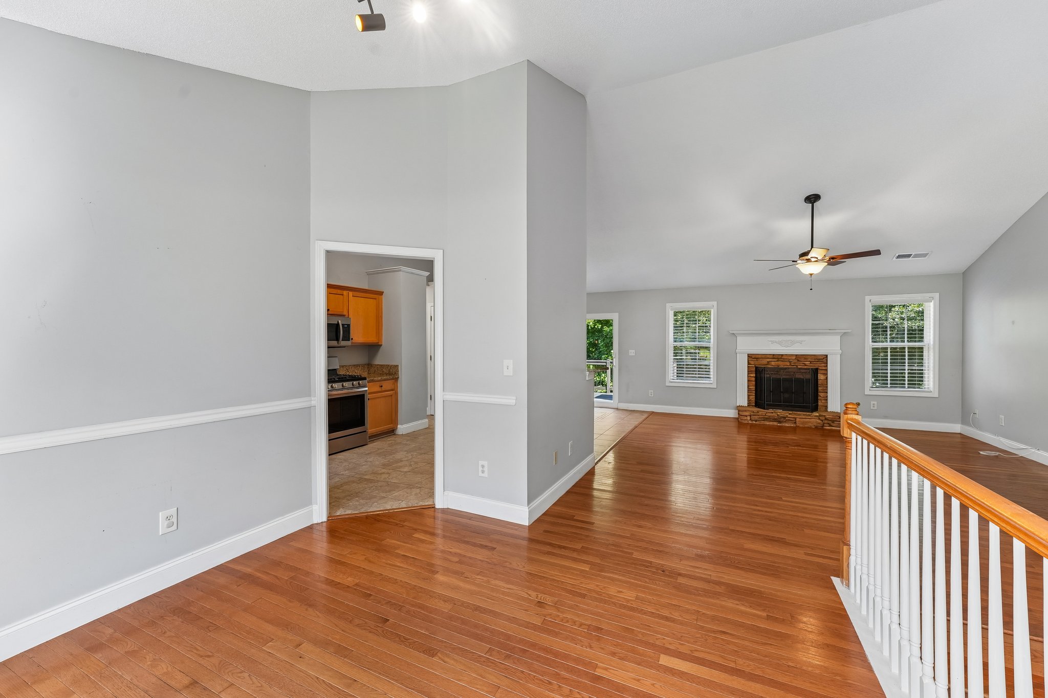Wentworth Dr-S2608-006.jpg