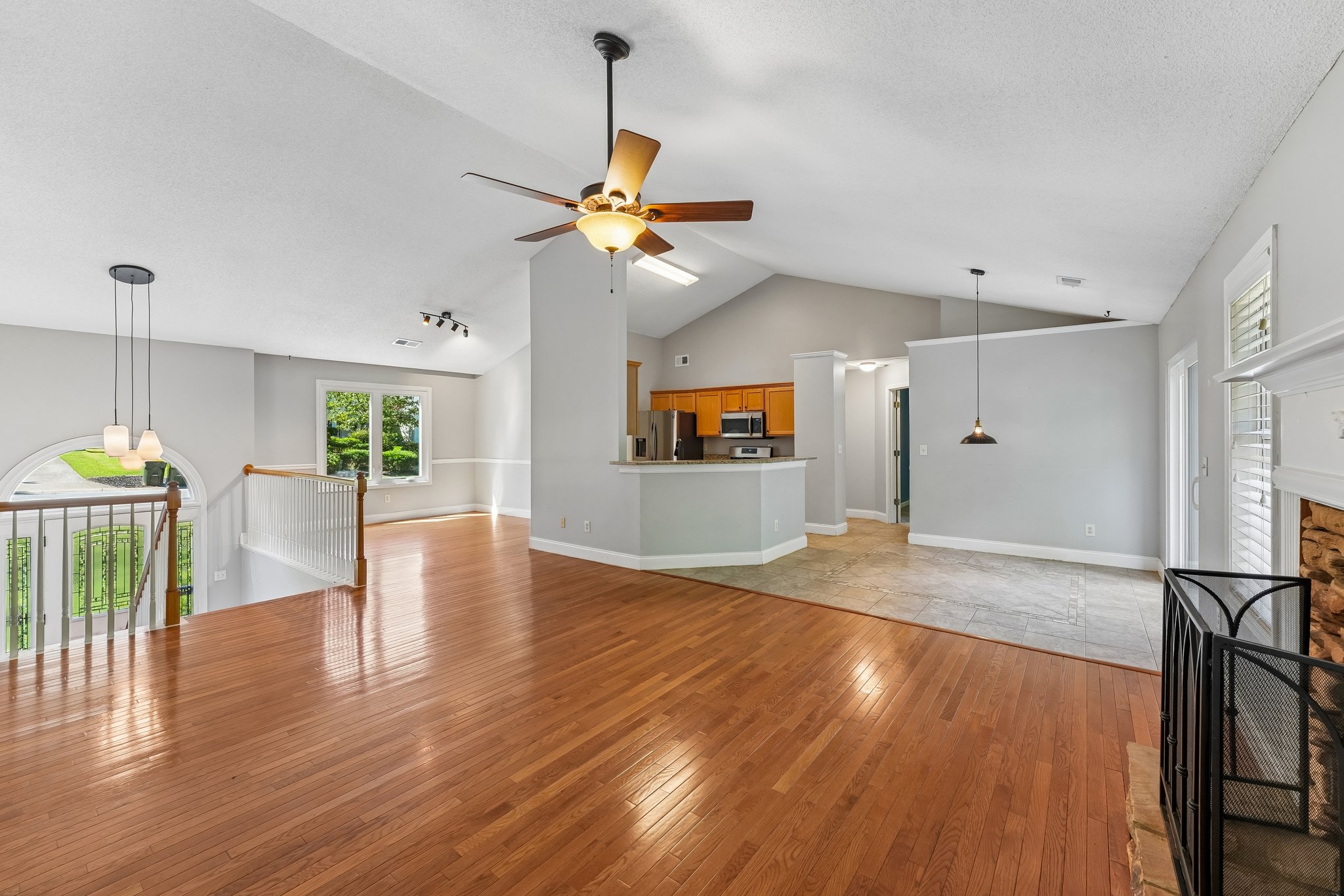 Wentworth Dr-S2608-009.jpg
