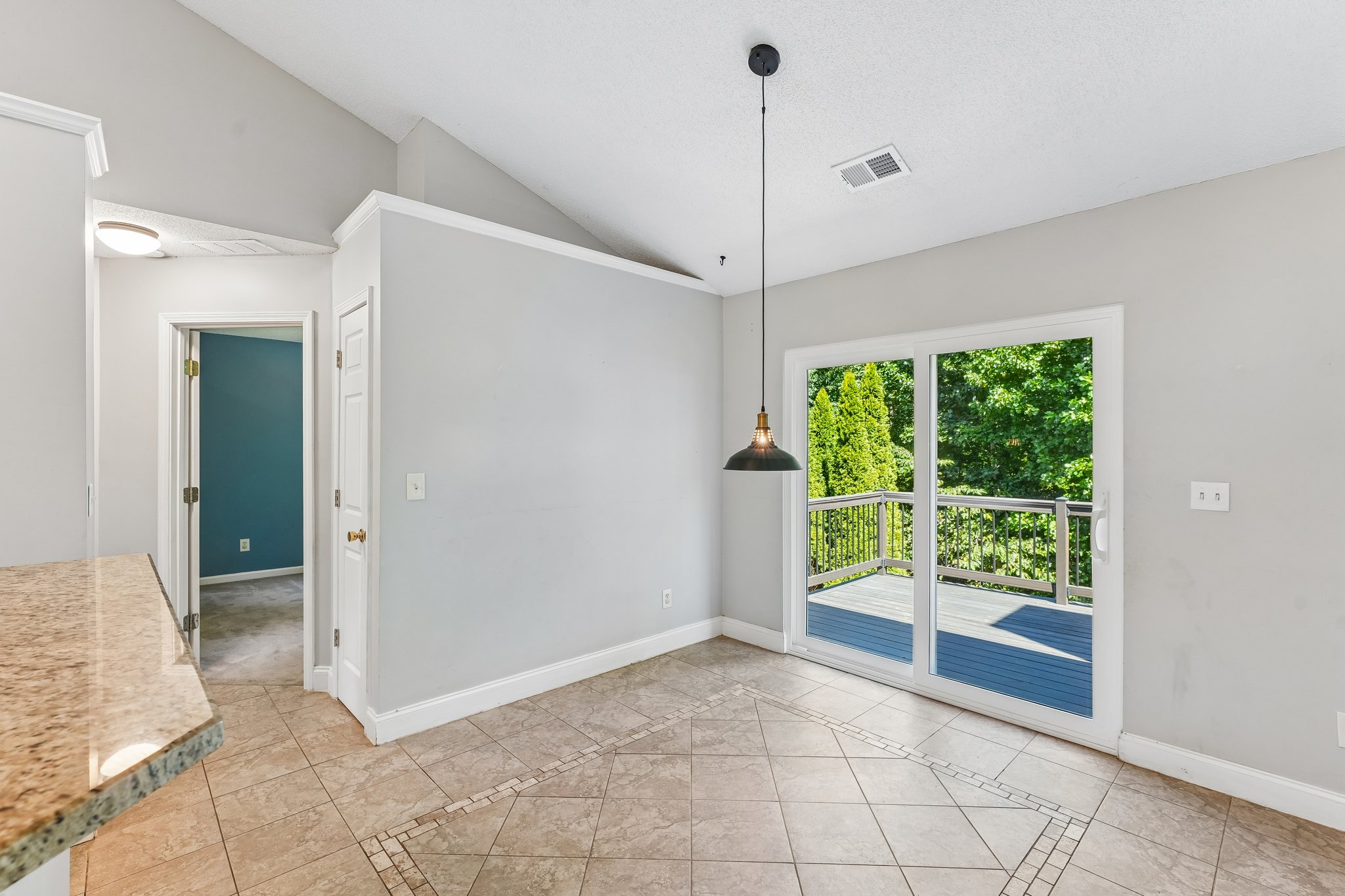 Wentworth Dr-S2608-014.jpg