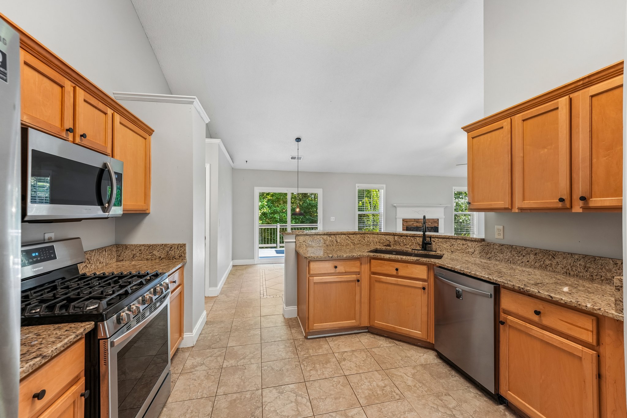 Wentworth Dr-S2608-023.jpg