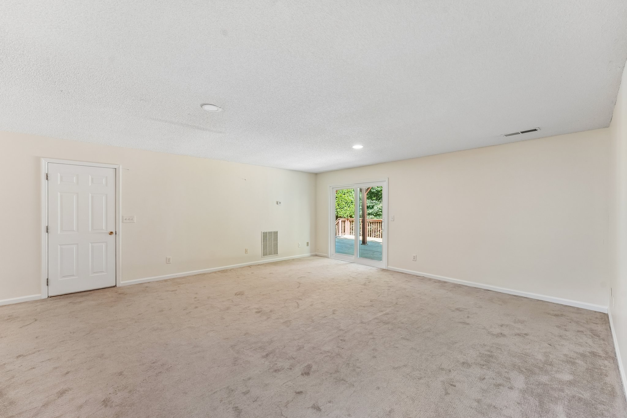 Wentworth Dr-S2608-028.jpg