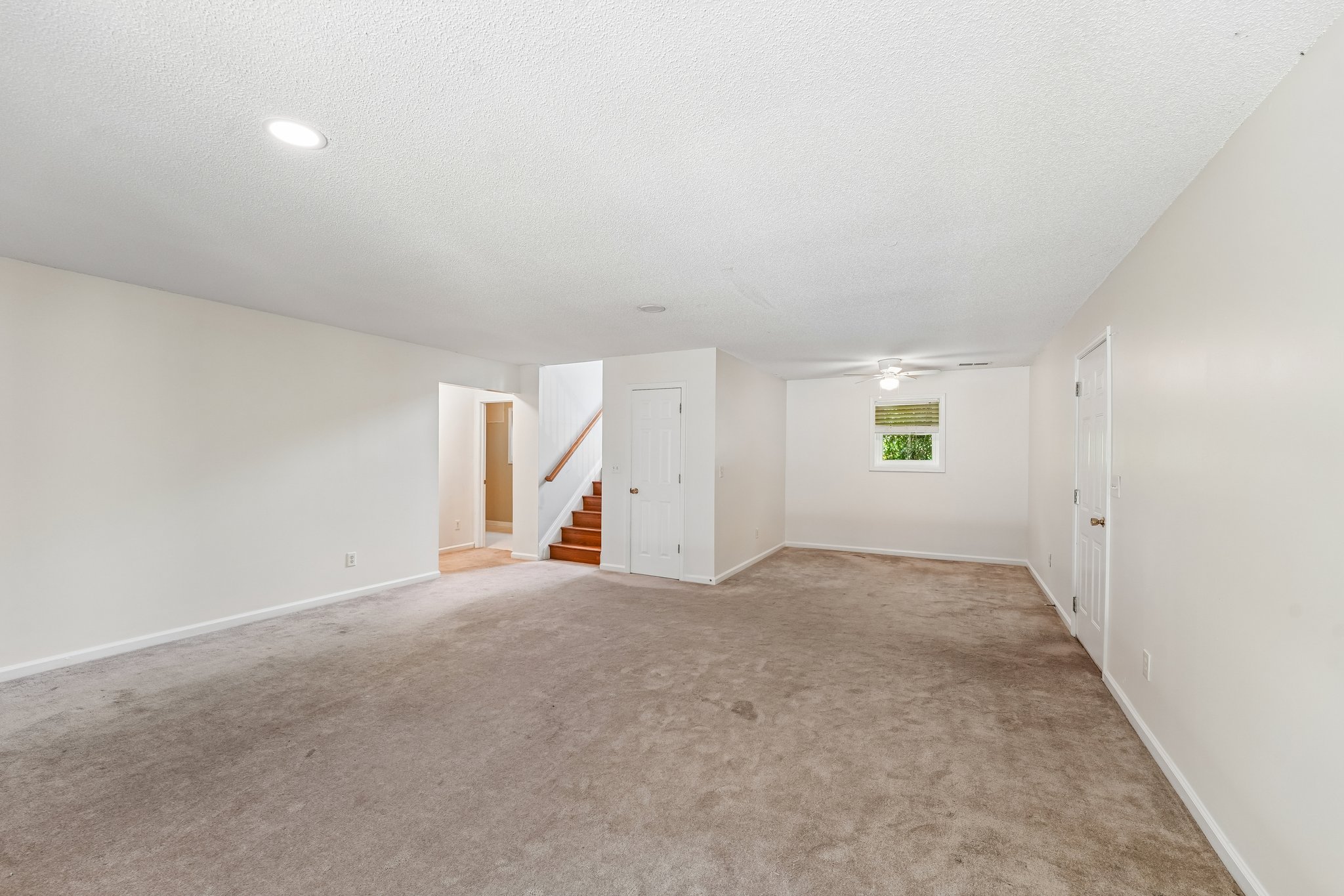Wentworth Dr-S2608-030.jpg