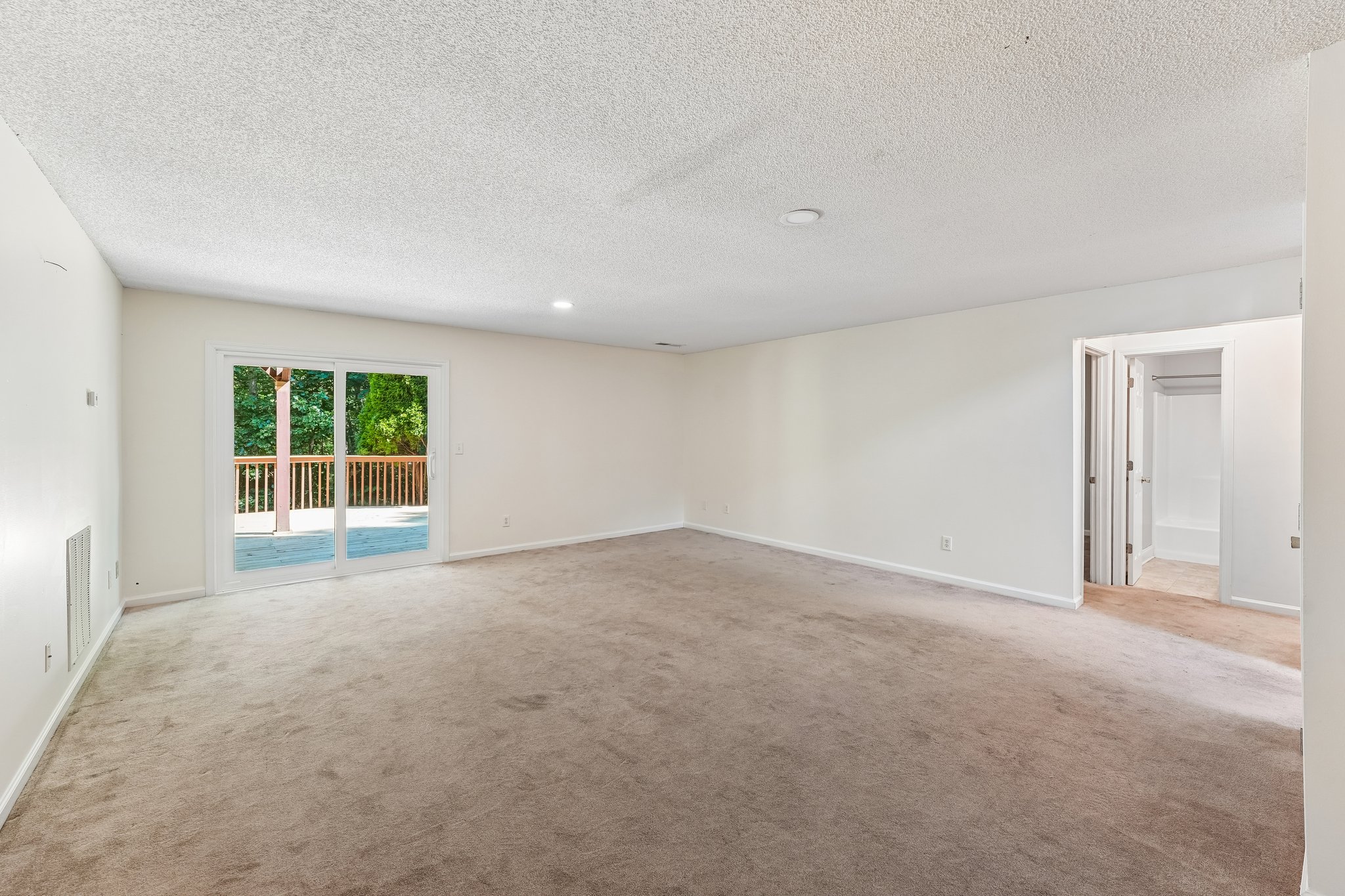 Wentworth Dr-S2608-031.jpg