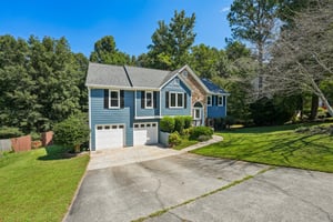 Wentworth Dr-S2608-002.jpg