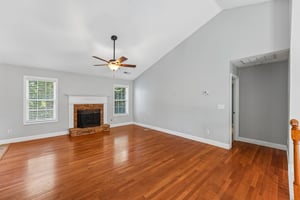 Wentworth Dr-S2608-012.jpg