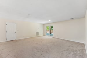 Wentworth Dr-S2608-028.jpg