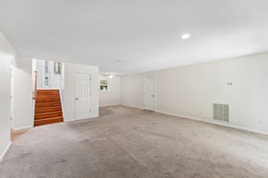 Wentworth Dr-S2608-029.jpg