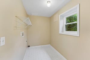 Wentworth Dr-S2608-036.jpg