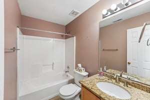 Wentworth Dr-S2608-041.jpg
