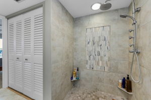 Master Bathroom 1c