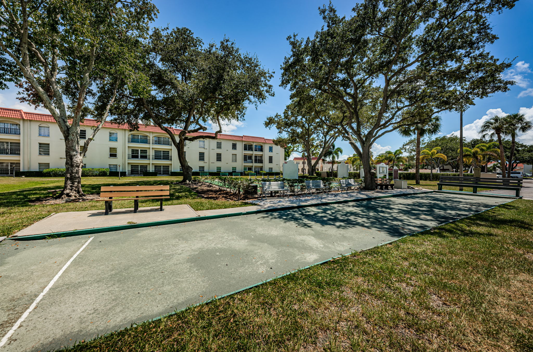 13e-Mediterranean Manors Bocce Ball