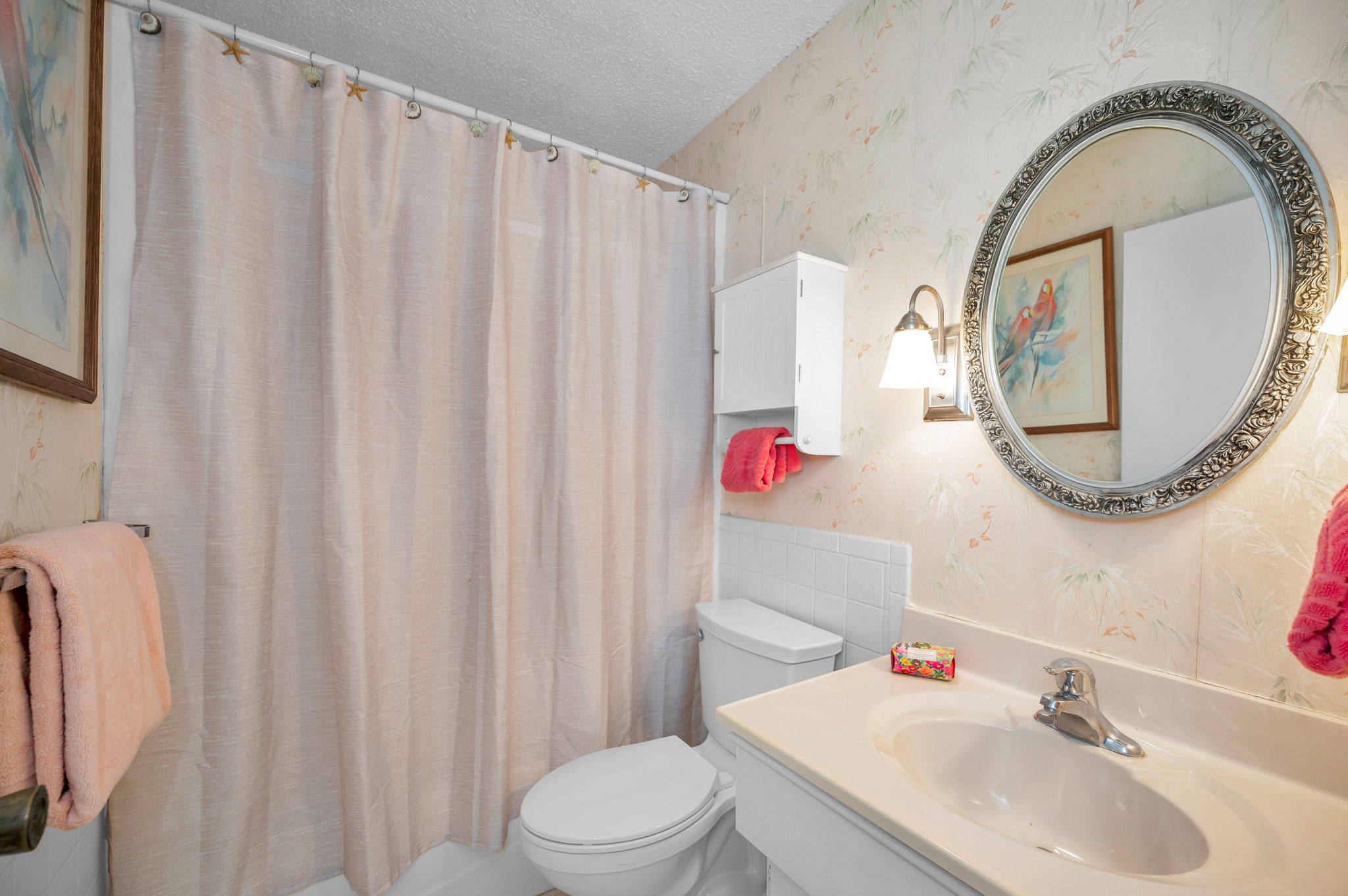 Upper Level Primary Bathroom