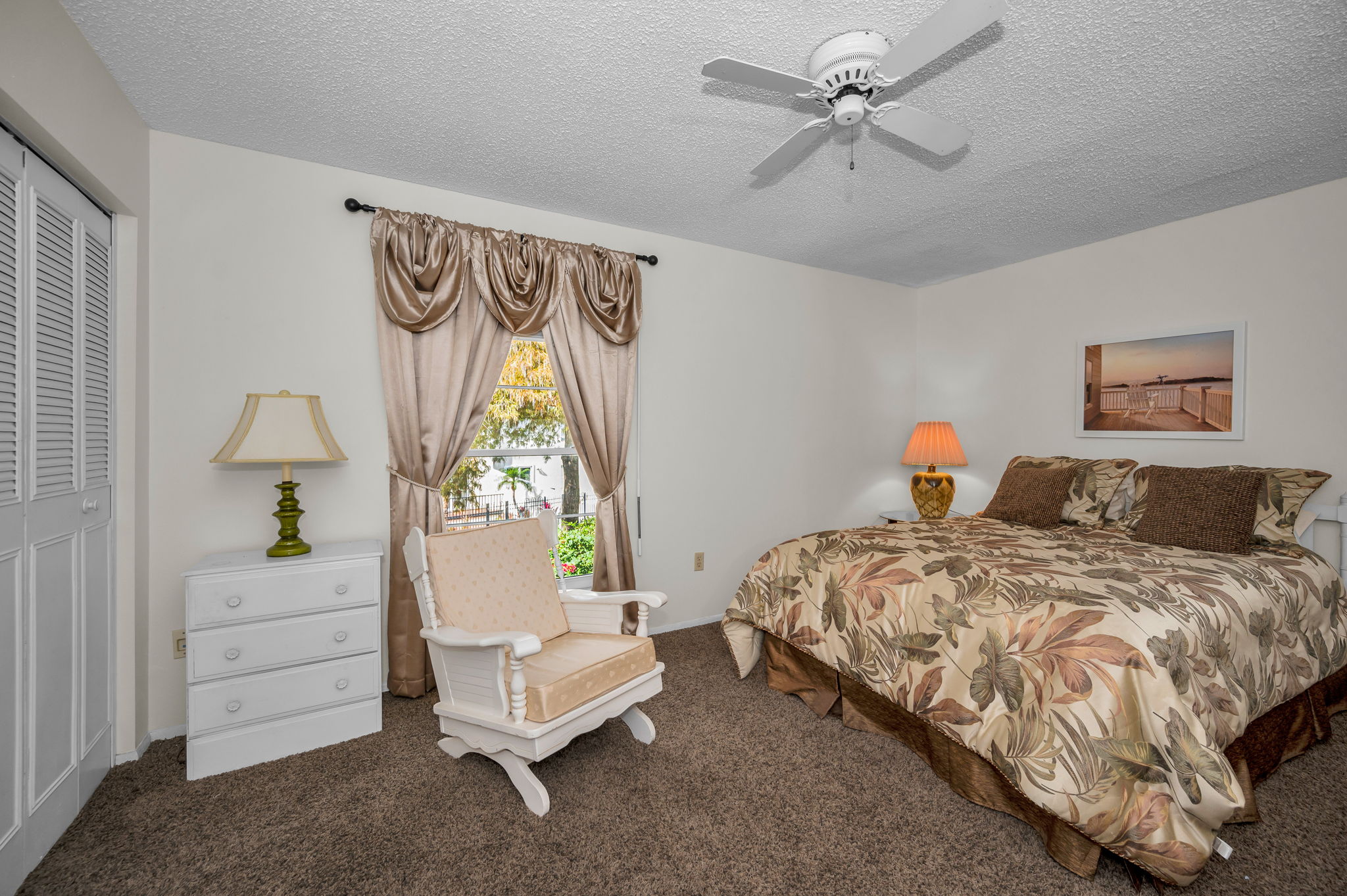 Upper Level Primary Bedroom1a