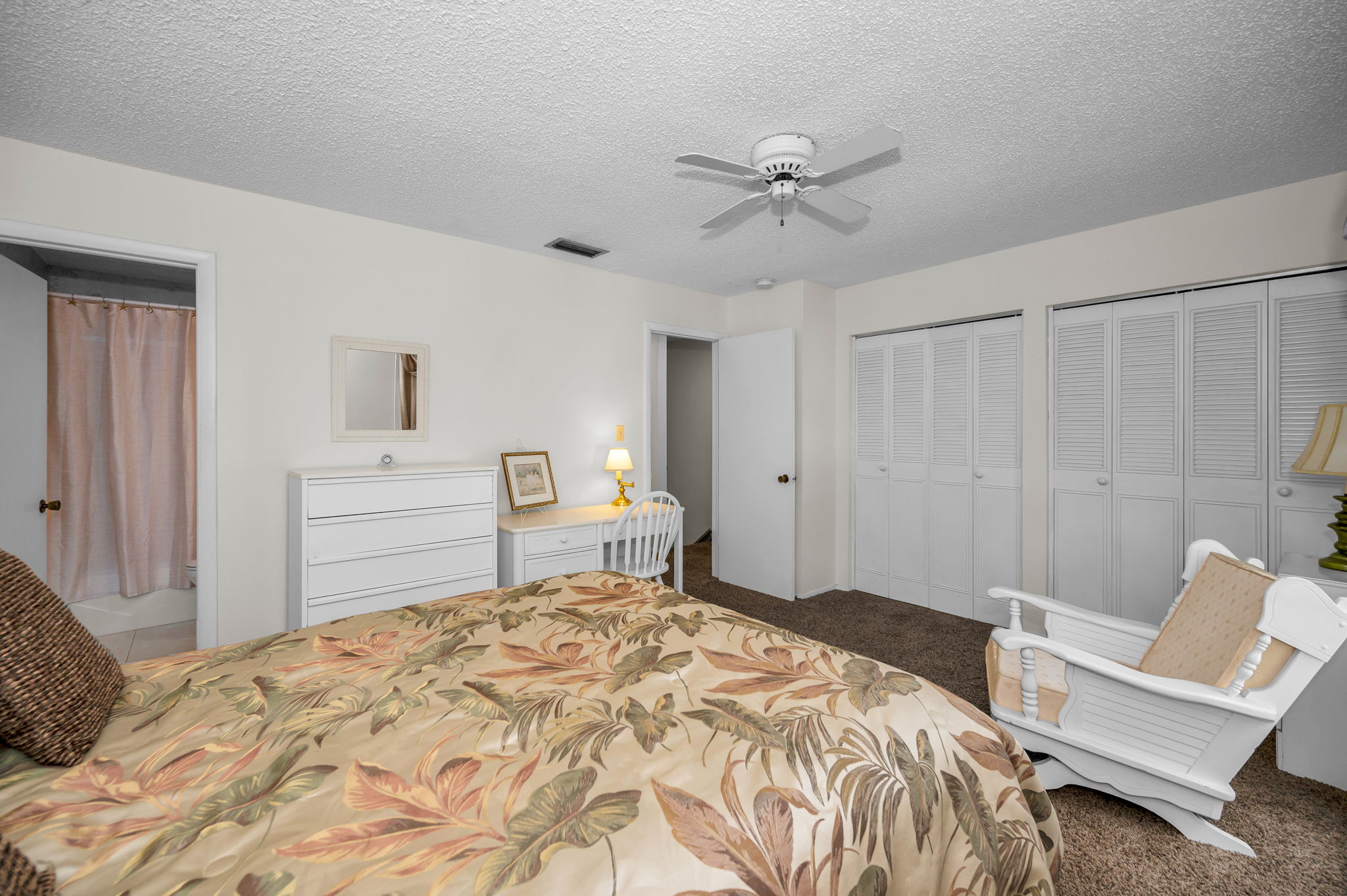 Upper Level Primary Bedroom1c
