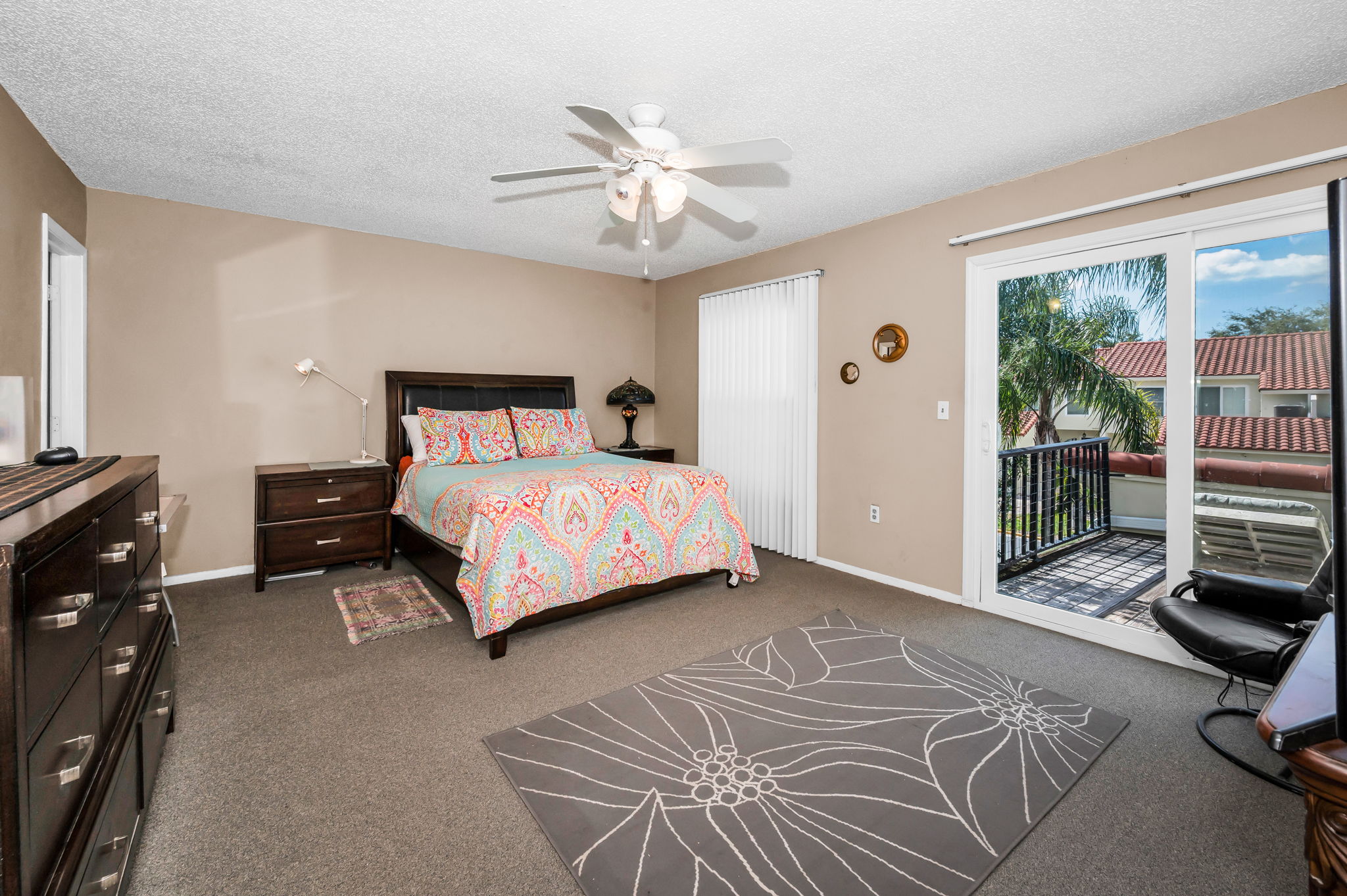 Upper Level Primary Bedroom1a