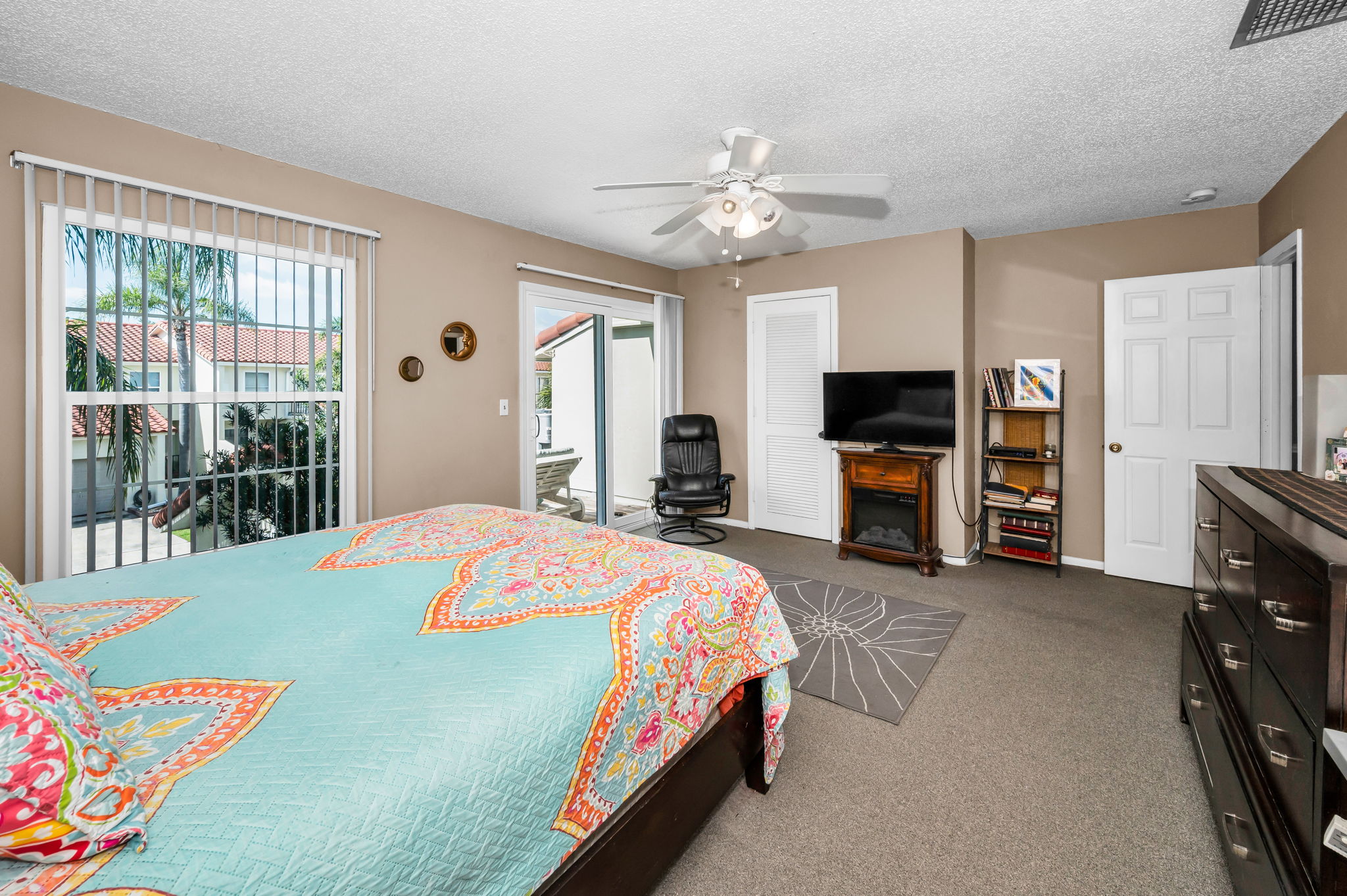 Upper Level Primary Bedroom1b