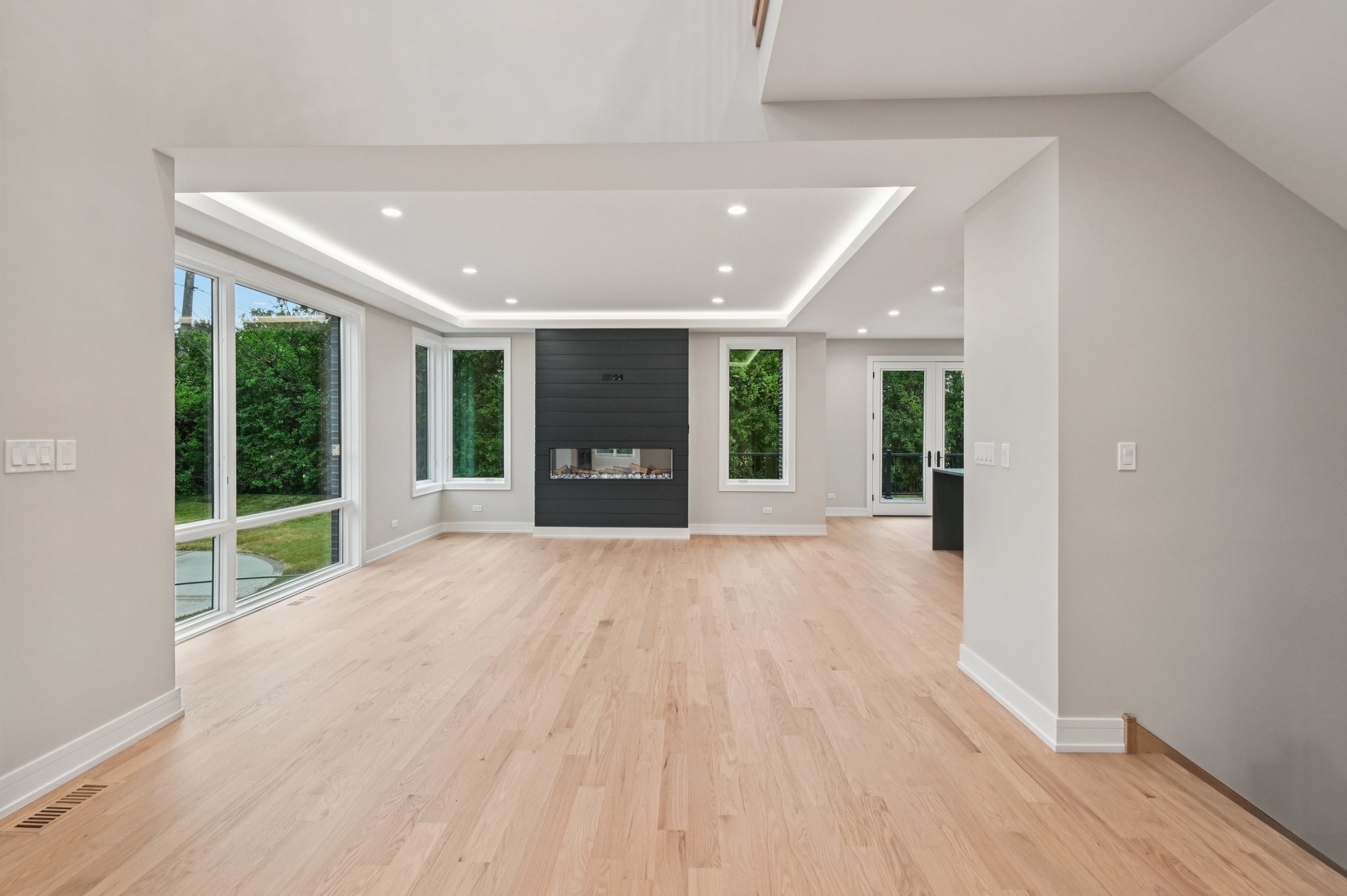 2700 Fontana Dr-1906-009.jpg