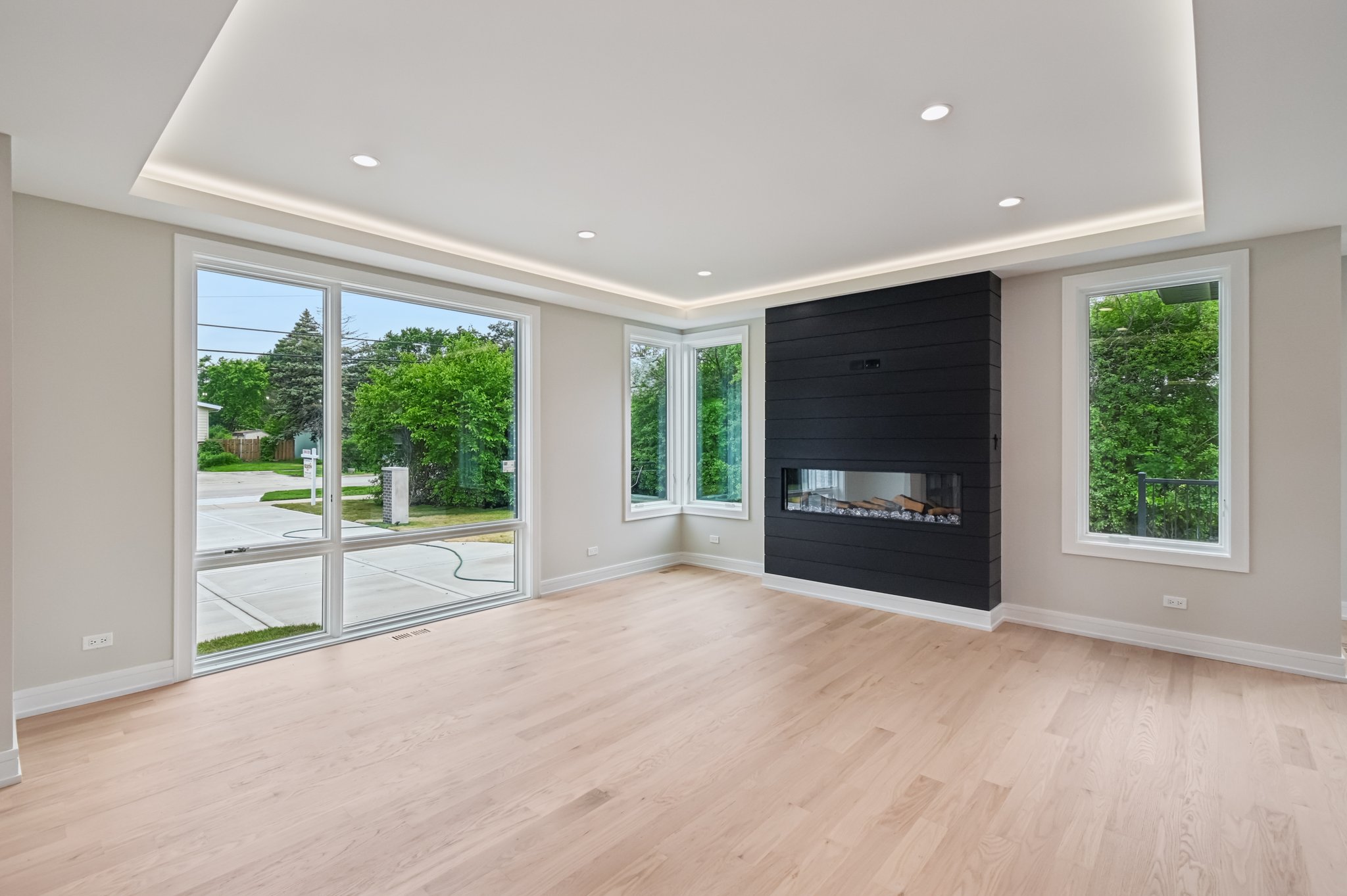 2700 Fontana Dr-1906-010.jpg