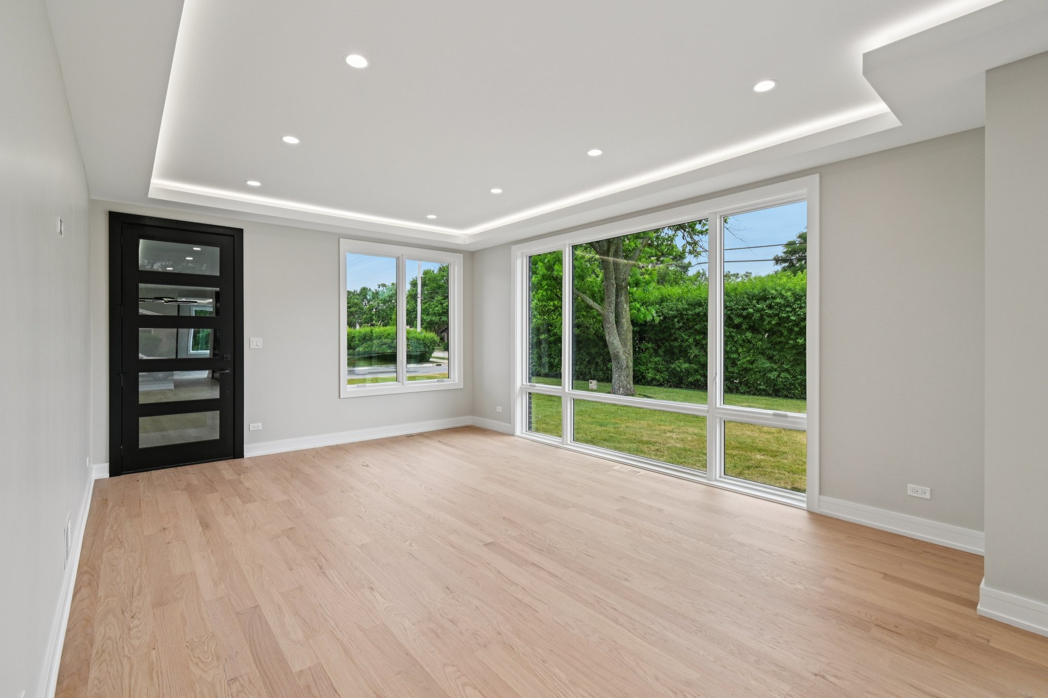2700 Fontana Dr-1906-026.jpg