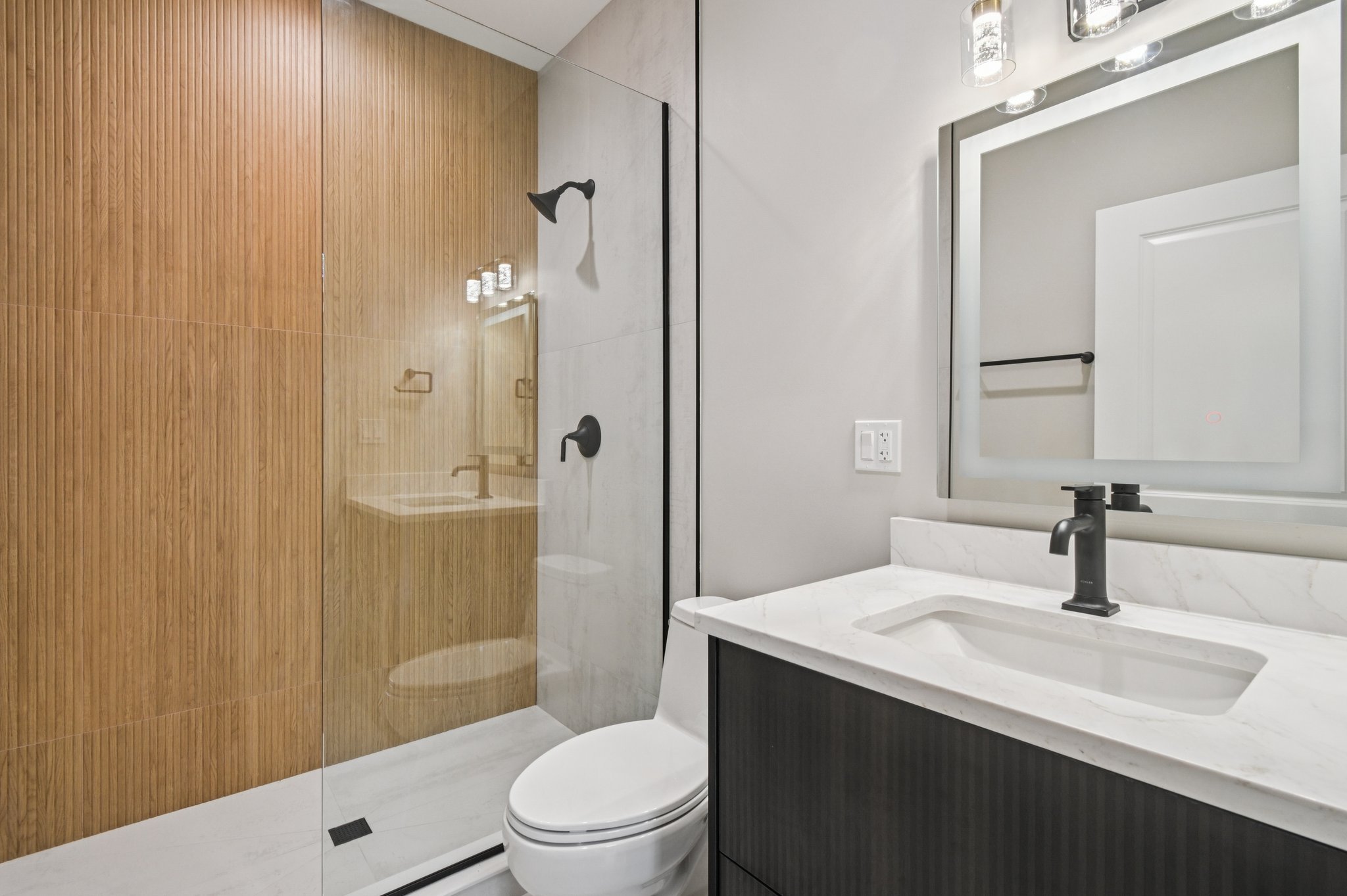 2700 Fontana Dr-1906-028.jpg