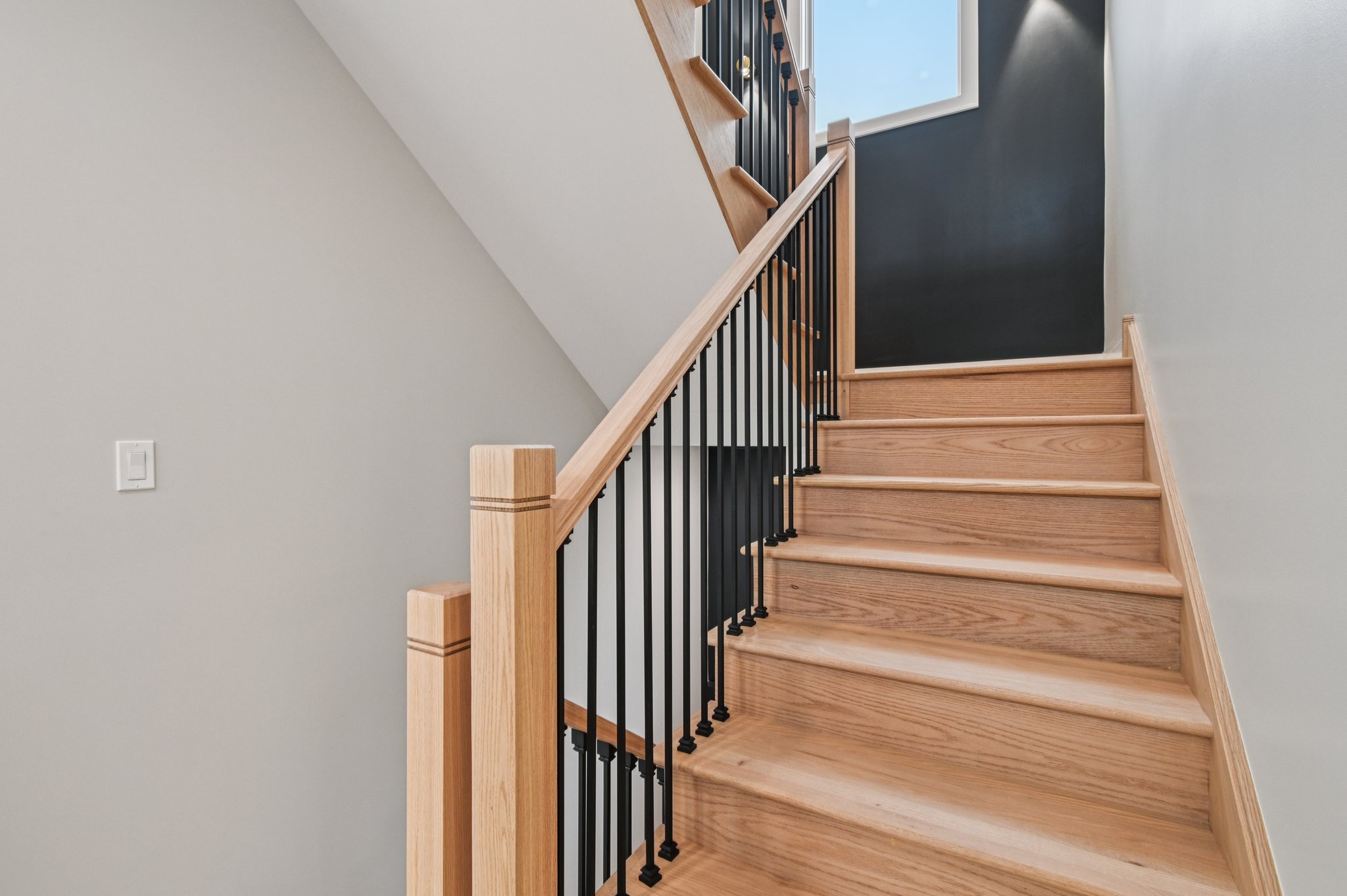 2700 Fontana Dr-1906-030.jpg
