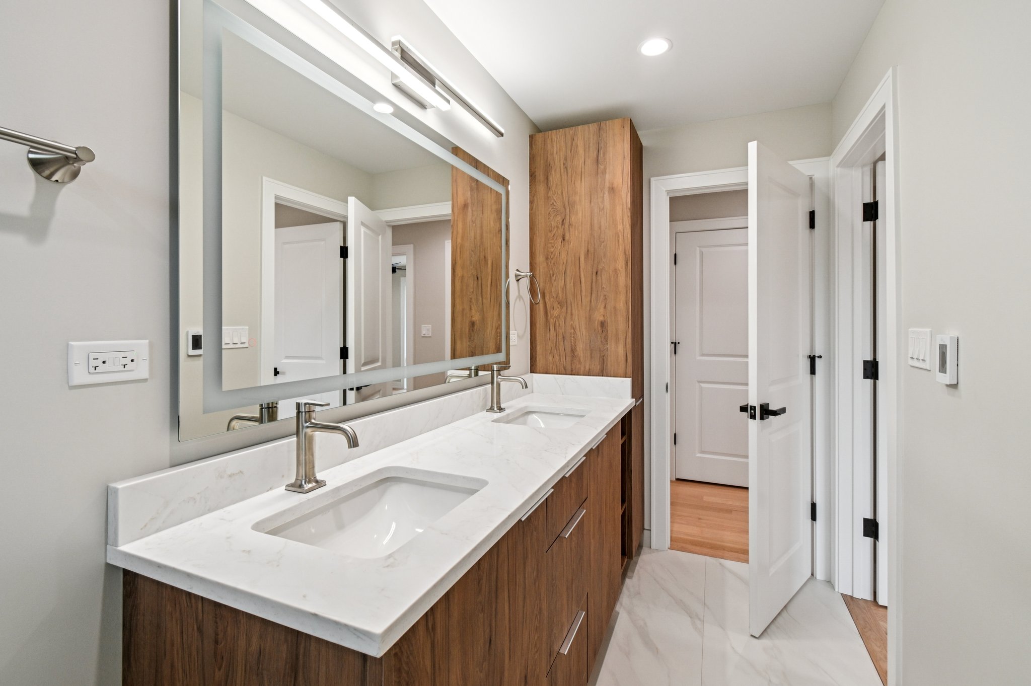 2700 Fontana Dr-1906-043.jpg