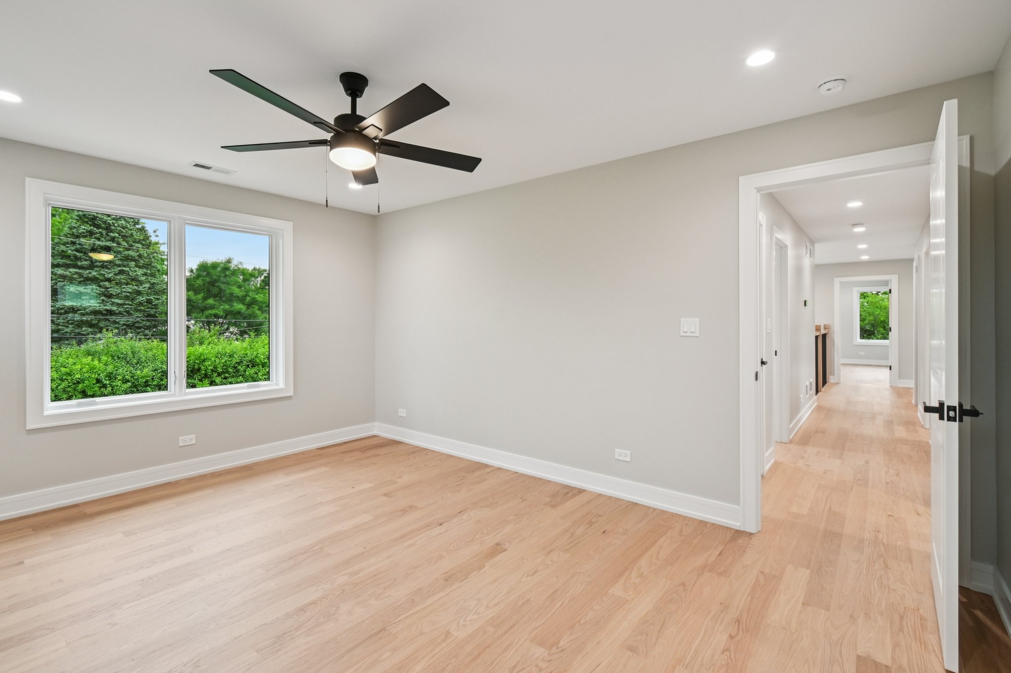 2700 Fontana Dr-1906-045.jpg
