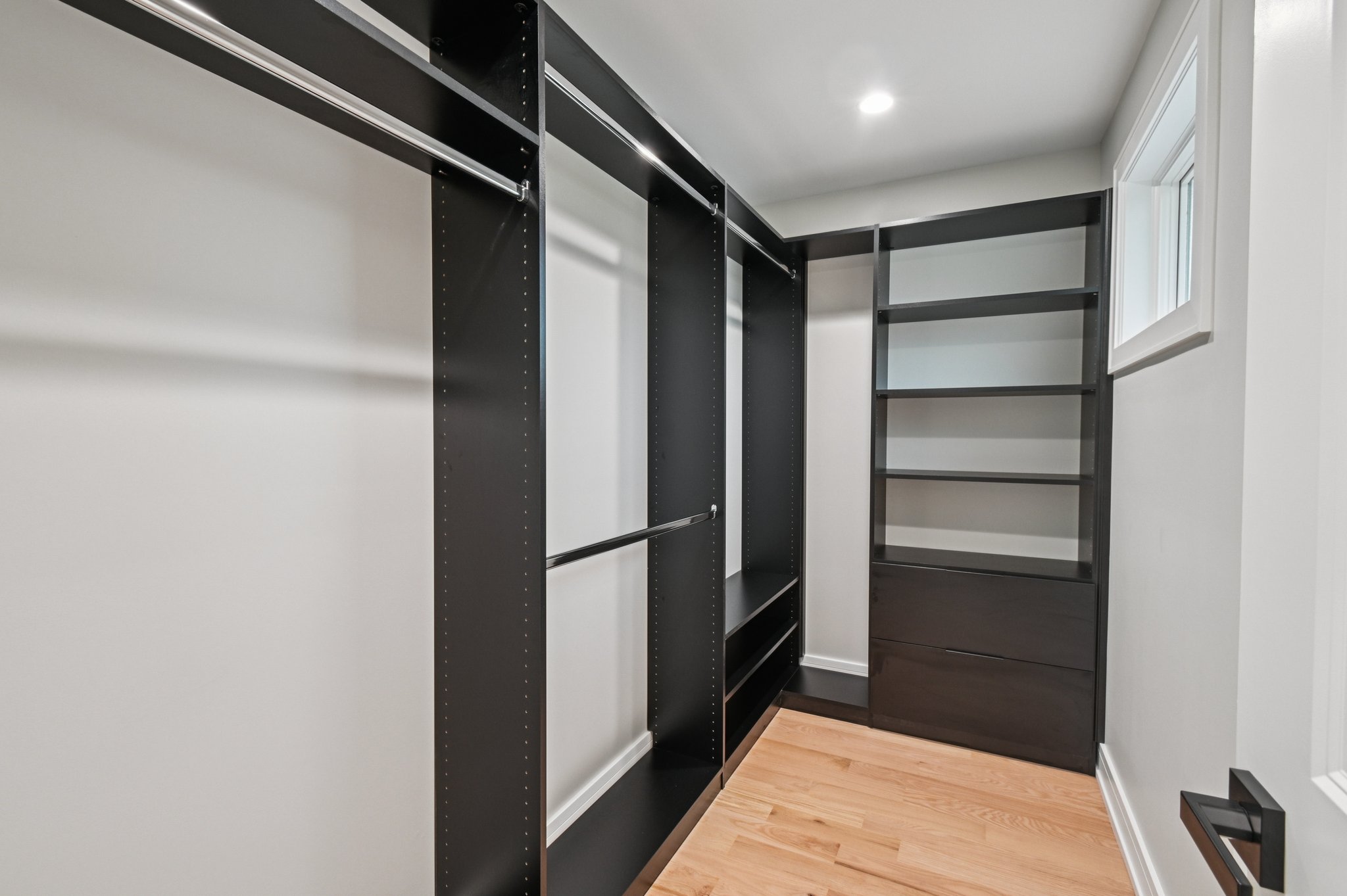 2700 Fontana Dr-1906-048.jpg