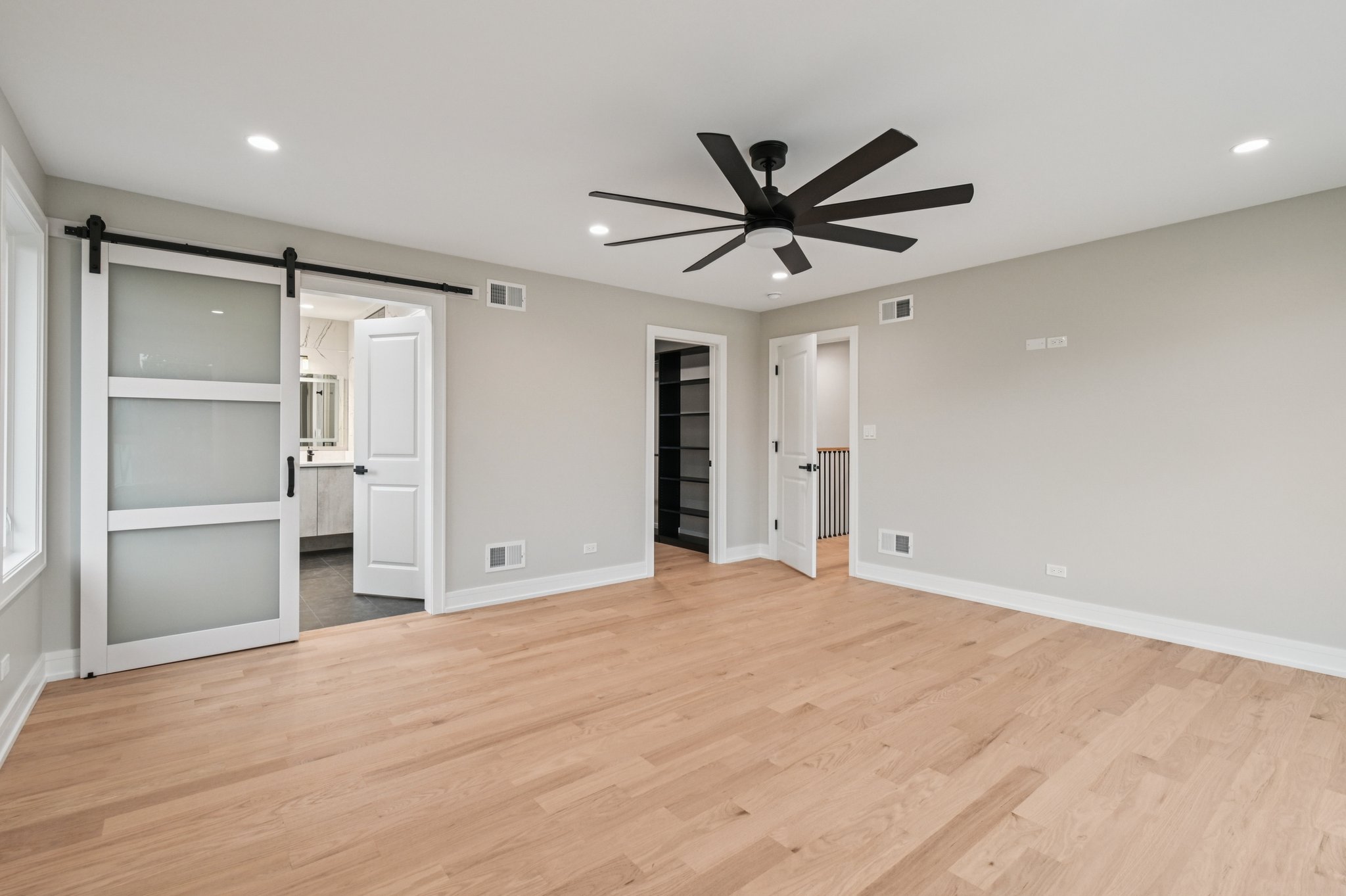 2700 Fontana Dr-1906-058.jpg
