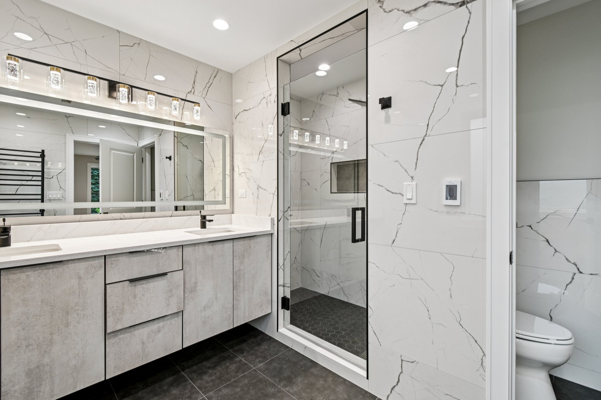 2700 Fontana Dr-1906-060.jpg