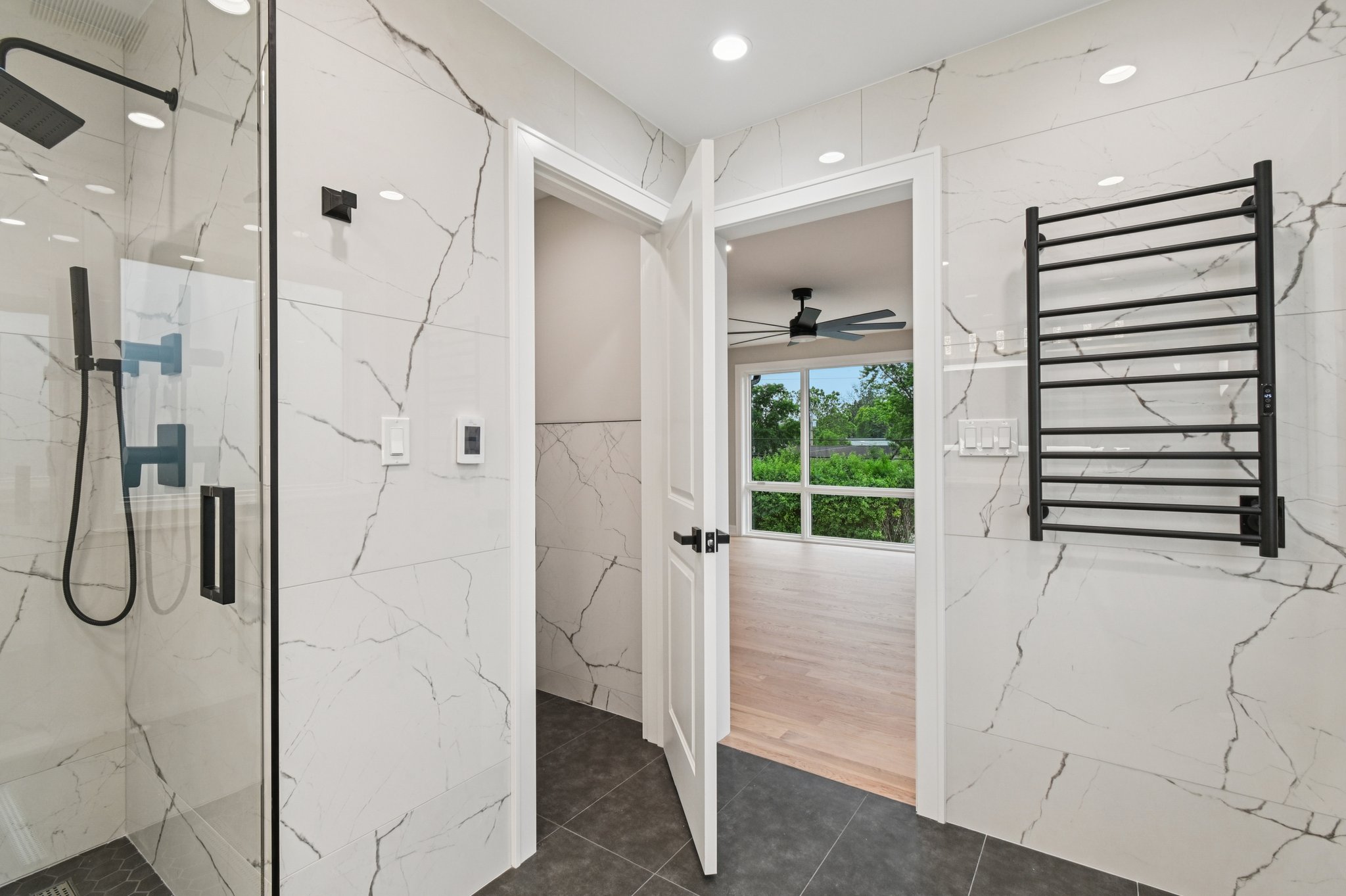 2700 Fontana Dr-1906-061.jpg