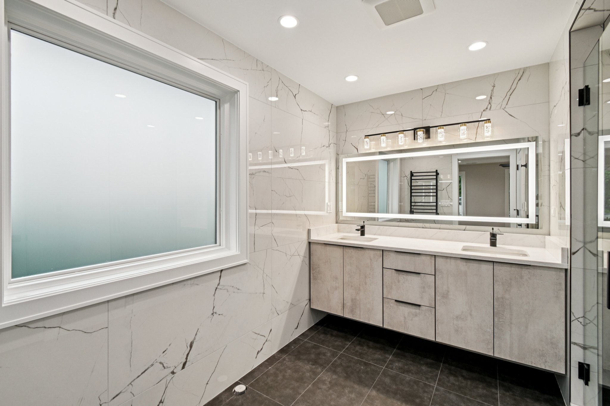 2700 Fontana Dr-1906-063.jpg
