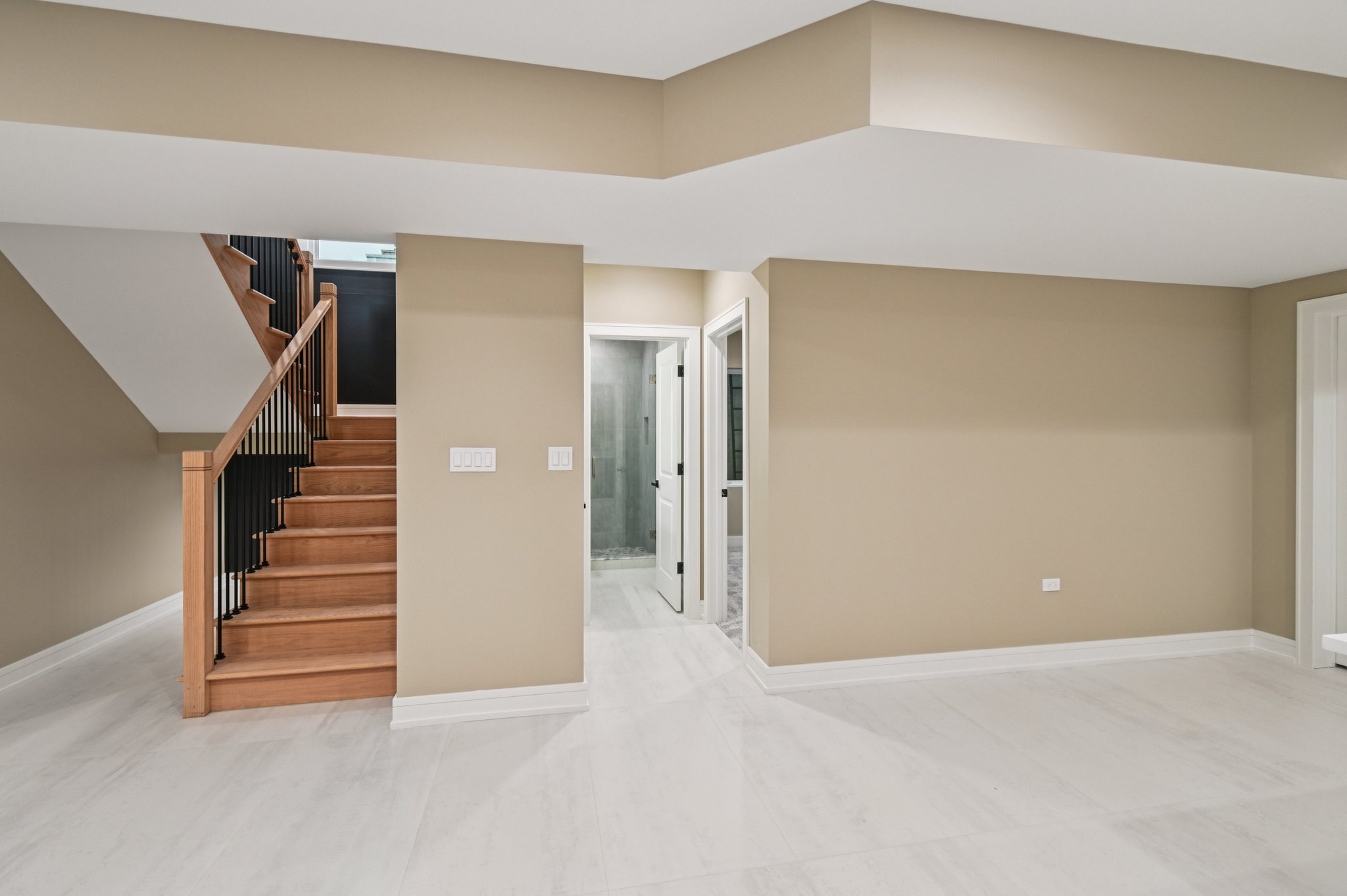 2700 Fontana Dr-1906-071.jpg
