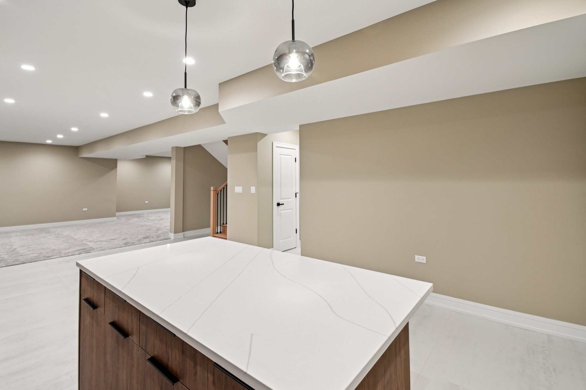 2700 Fontana Dr-1906-080.jpg