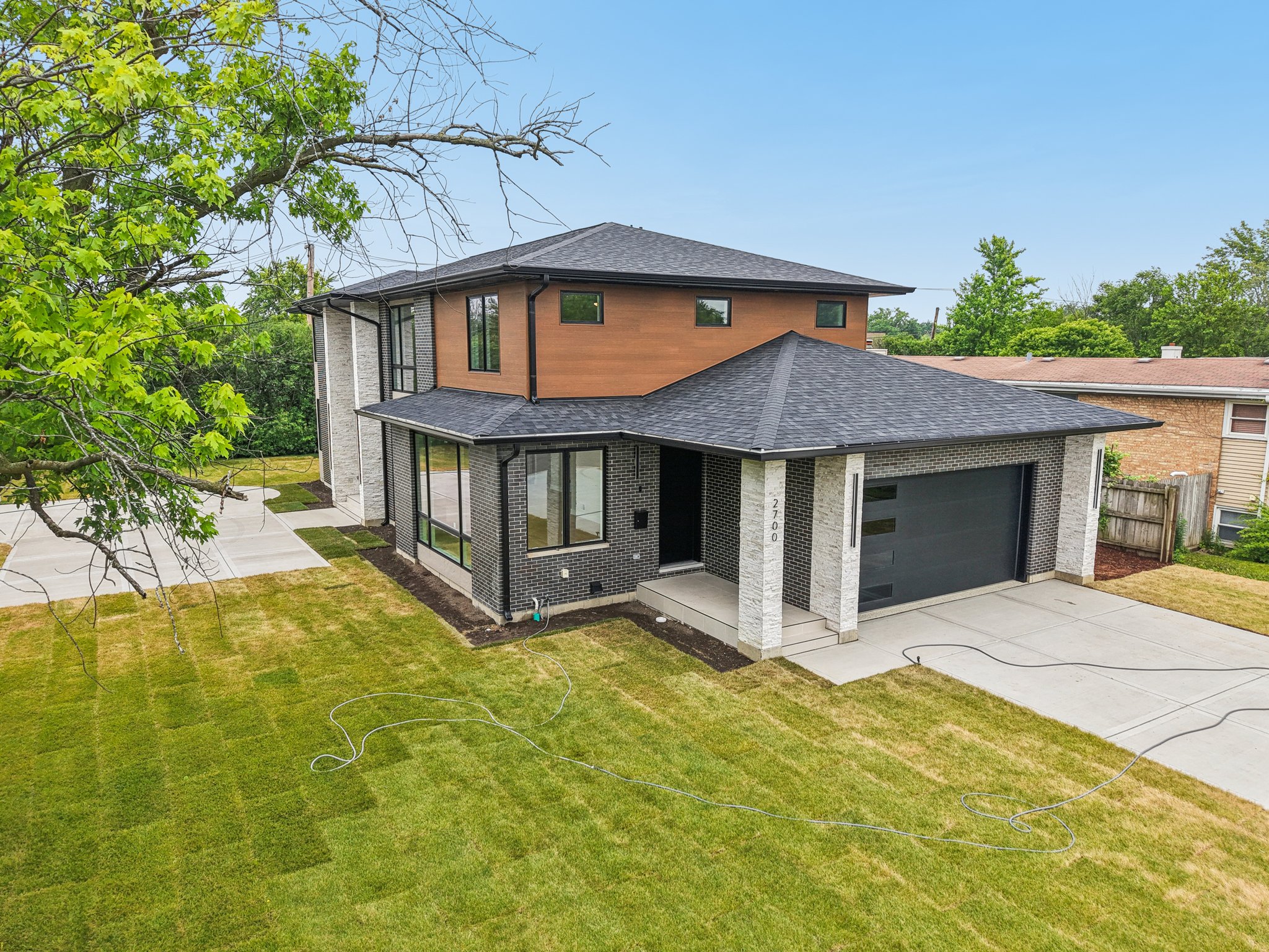 2700 Fontana Dr-1906-086.jpg