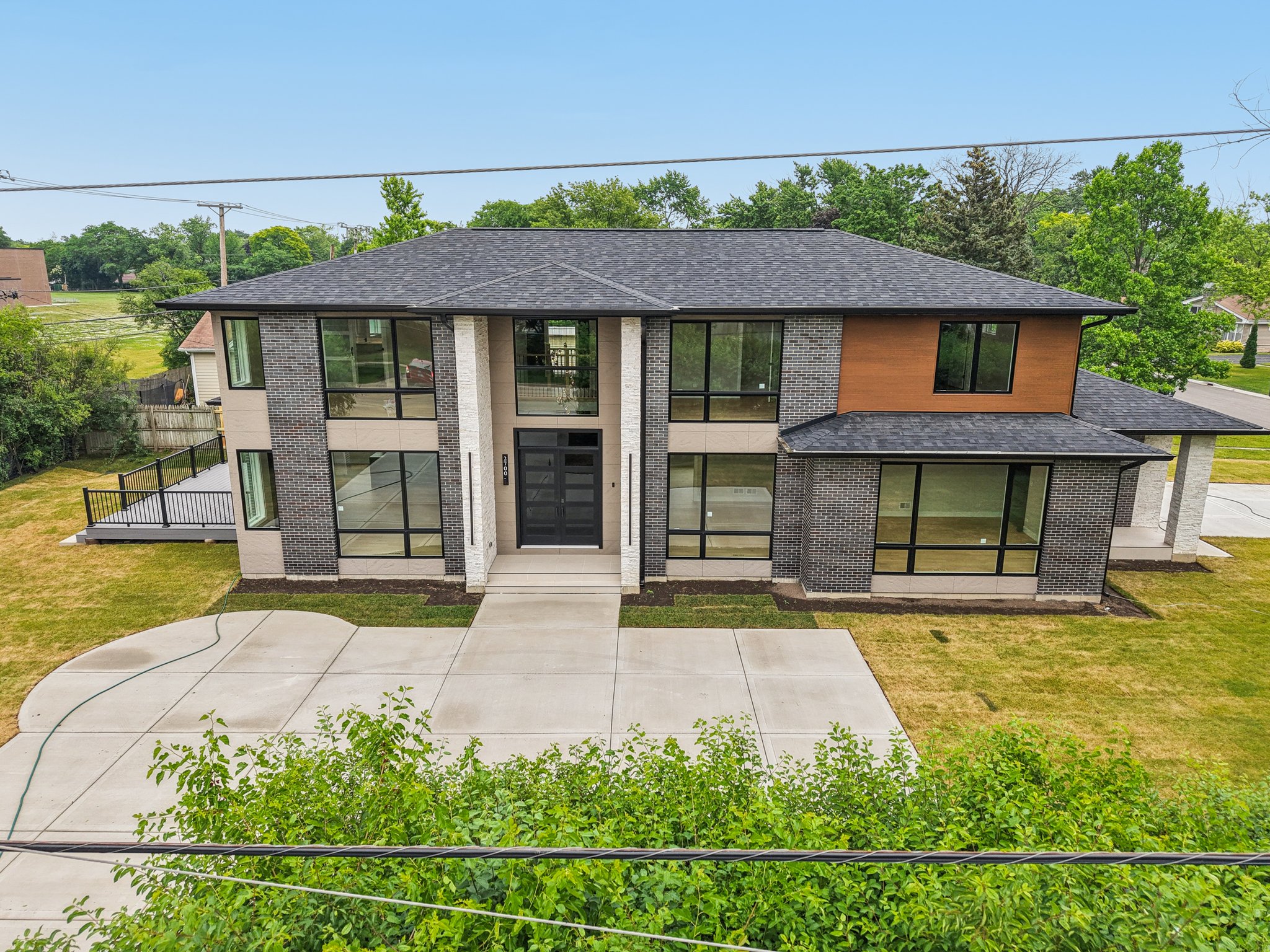 2700 Fontana Dr-1906-087.jpg