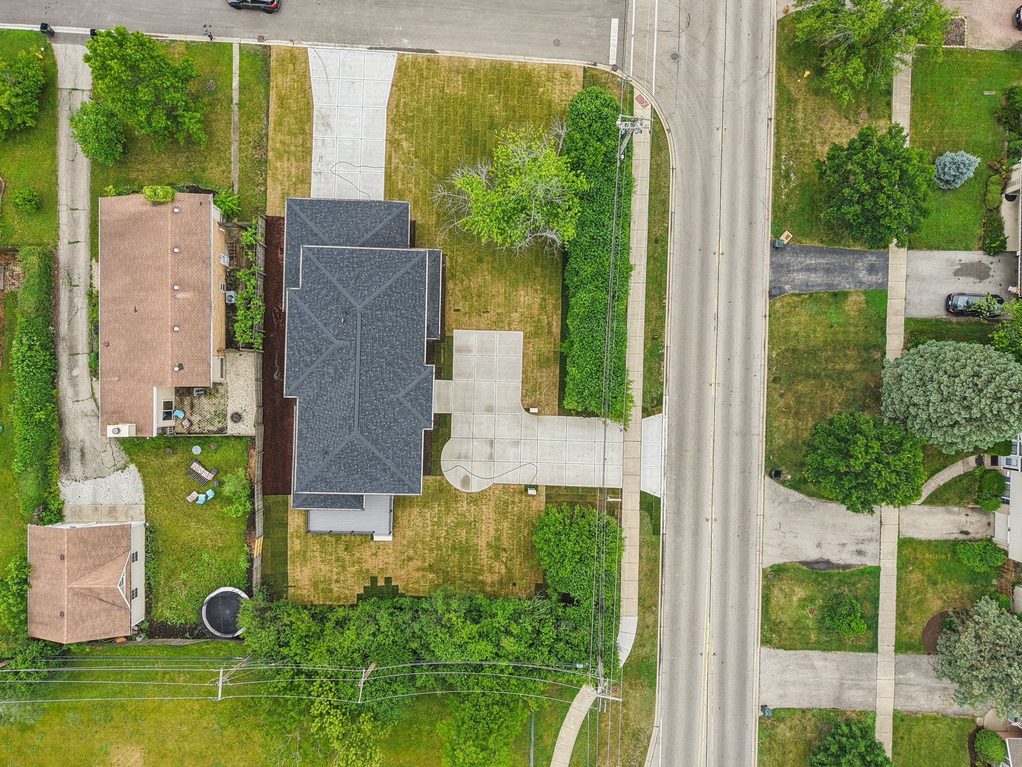 2700 Fontana Dr-1906-096.jpg