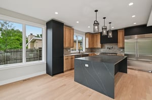2700 Fontana Dr-1906-017.jpg
