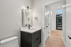 2700 Fontana Dr-1906-029.jpg