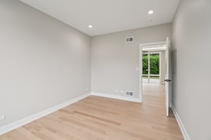 2700 Fontana Dr-1906-035.jpg