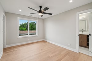 2700 Fontana Dr-1906-038.jpg