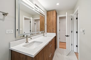 2700 Fontana Dr-1906-043.jpg