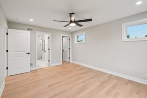 2700 Fontana Dr-1906-047.jpg