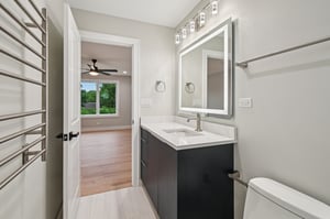 2700 Fontana Dr-1906-050.jpg