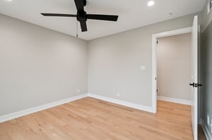 2700 Fontana Dr-1906-052.jpg