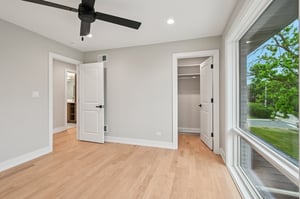 2700 Fontana Dr-1906-053.jpg